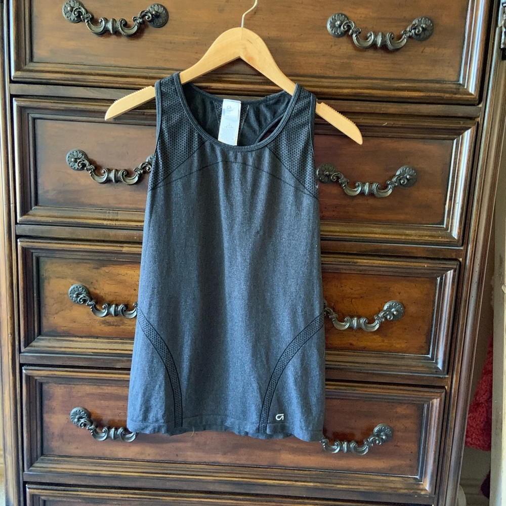 Gapfit - medium black tank top